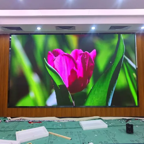 Écran LED HD d'intérieur de la série P1.56 HT dans le hall d'exposition