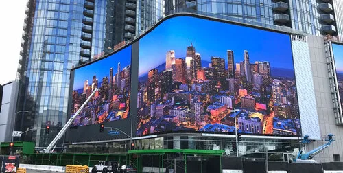 Revolucionando el comercio minorista con pantallas LED para exteriores en zonas comerciales
